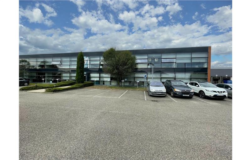 Location d'entrepôt de 9 244 m² à Corbas - 69960 photo - 1