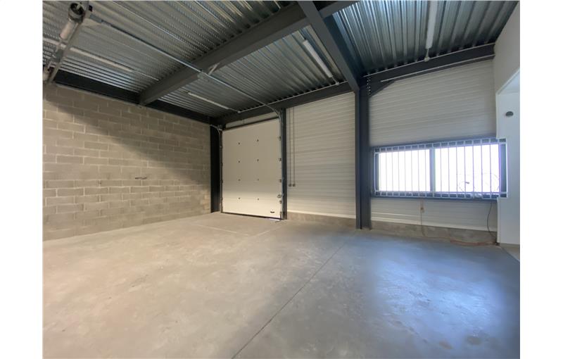 Location d'entrepôt de 305 m² à Cormeilles-en-Parisis - 95240 photo - 1