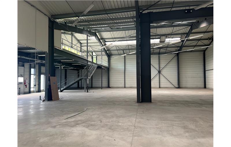 Location d'entrepôt de 5 540 m² à Cormeilles-en-Parisis - 95240 photo - 1