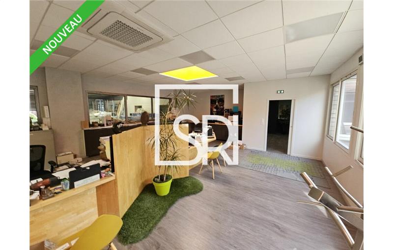 Location d'entrepôt de 1 072 m² à Cournon-d'Auvergne - 63800 photo - 1