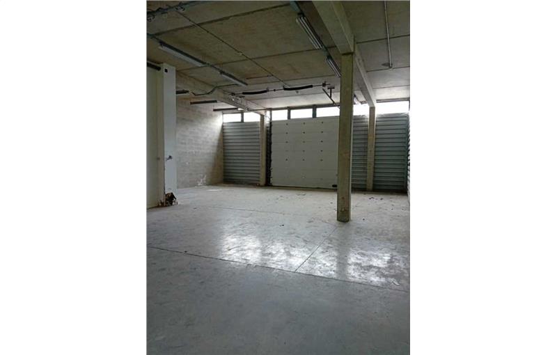 Location d'entrepôt de 154 m² à Croissy-Beaubourg - 77183 photo - 1