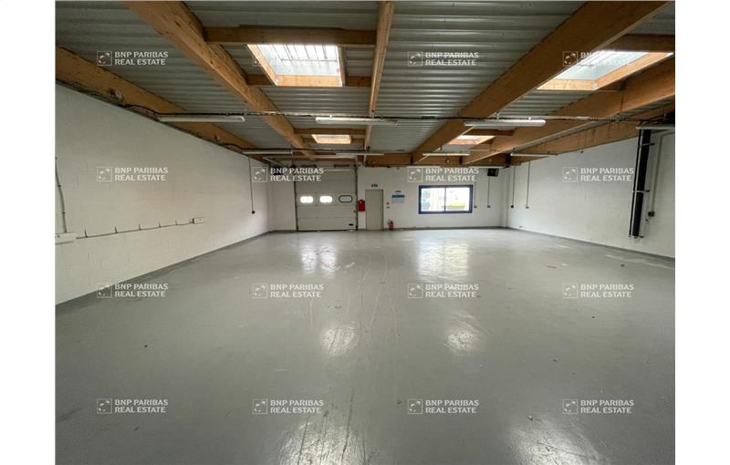 Location d'entrepôt de 316 m² à Croissy-Beaubourg - 77183 photo - 1