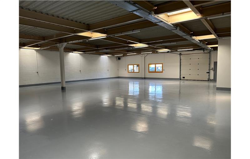 Location d'entrepôt de 1 055 m² à Croissy-Beaubourg - 77183 photo - 1