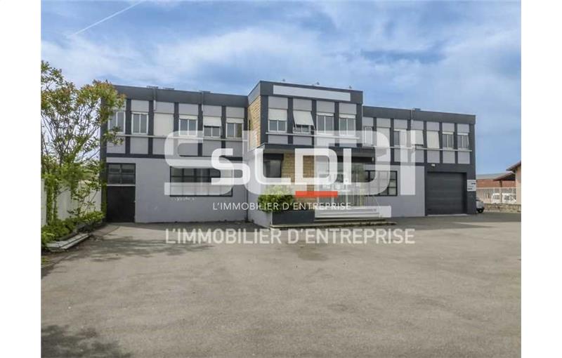 Location d'entrepôt de 2 300 m² à Décines-Charpieu - 69150 photo - 1