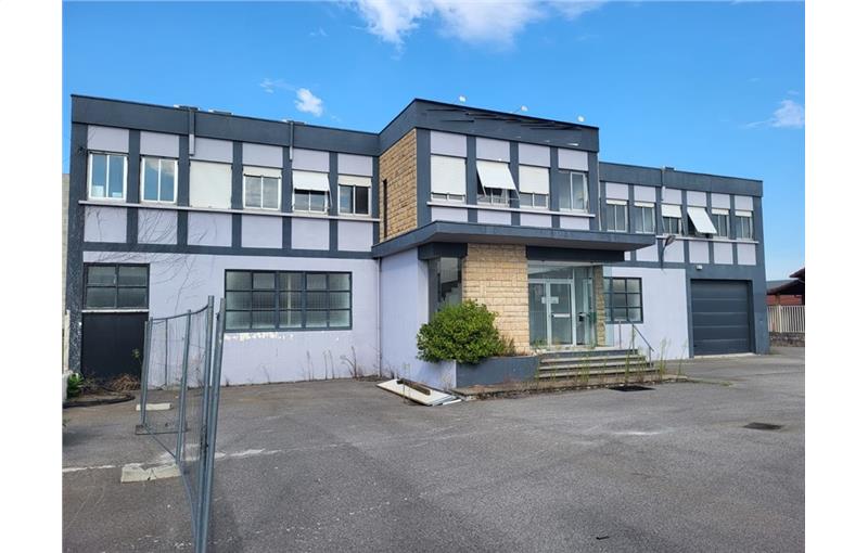 Location d'entrepôt de 2 275 m² à Décines-Charpieu - 69150 photo - 1