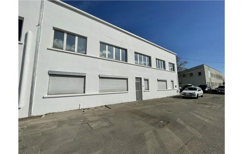 Location d'entrepôt de 1 240 m² à Décines-Charpieu - 69150 photo - 1