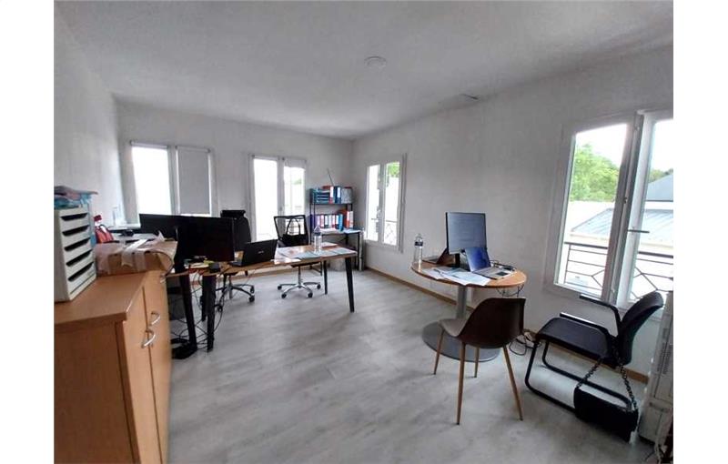 Location d'entrepôt de 370 m² à Élancourt - 78990 photo - 1