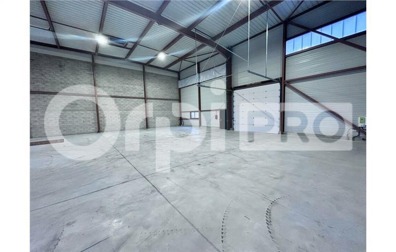 Location d'entrepôt de 302 m² à Étréchy - 91580 photo - 1