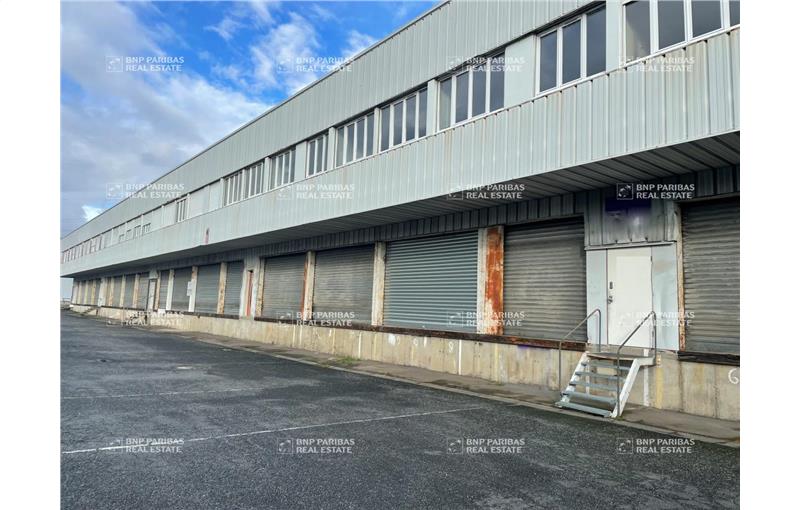 Location d'entrepôt de 1 340 m² à Fleury-les-Aubrais - 45400 photo - 1