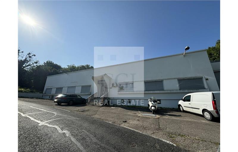 Location d'entrepôt de 1 807 m² à Fontaines-sur-Saône - 69270 photo - 1