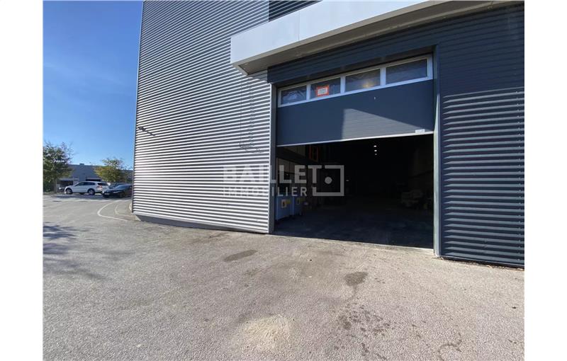 Location d'entrepôt de 530 m² à Fréjus - 83600 photo - 1