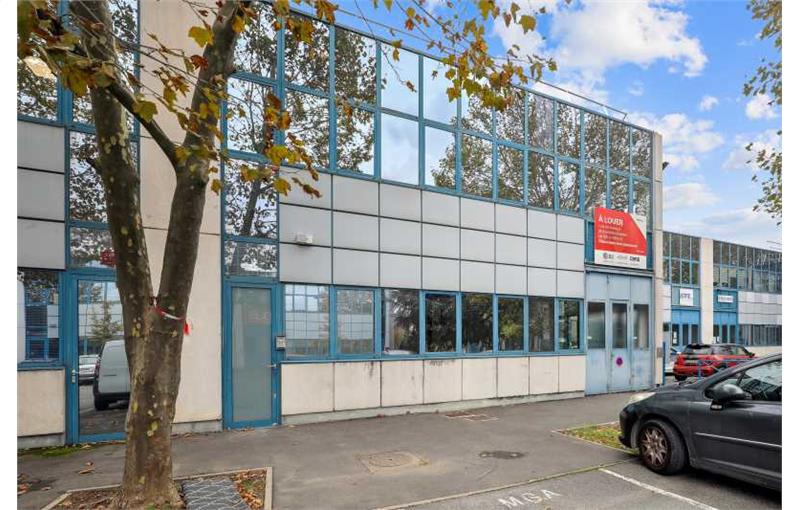 Location d'entrepôt de 2 925 m² à Fresnes - 94260 photo - 1