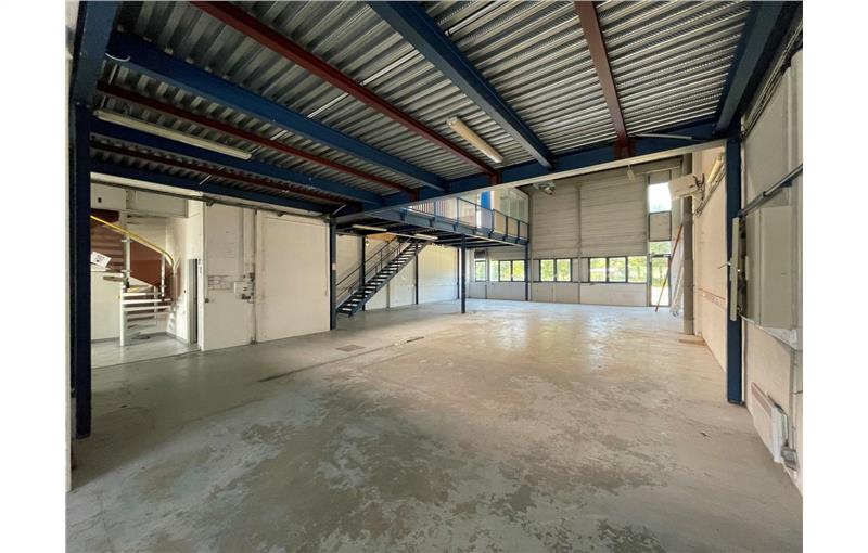 Location d'entrepôt de 459 m² à Fresnes - 94260 photo - 1