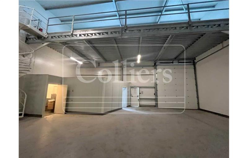 Location d'entrepôt de 304 m² à Gémenos - 13420 photo - 1