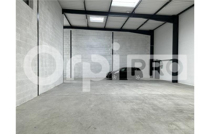 Location d'entrepôt de 378 m² à Genay - 69730 photo - 1