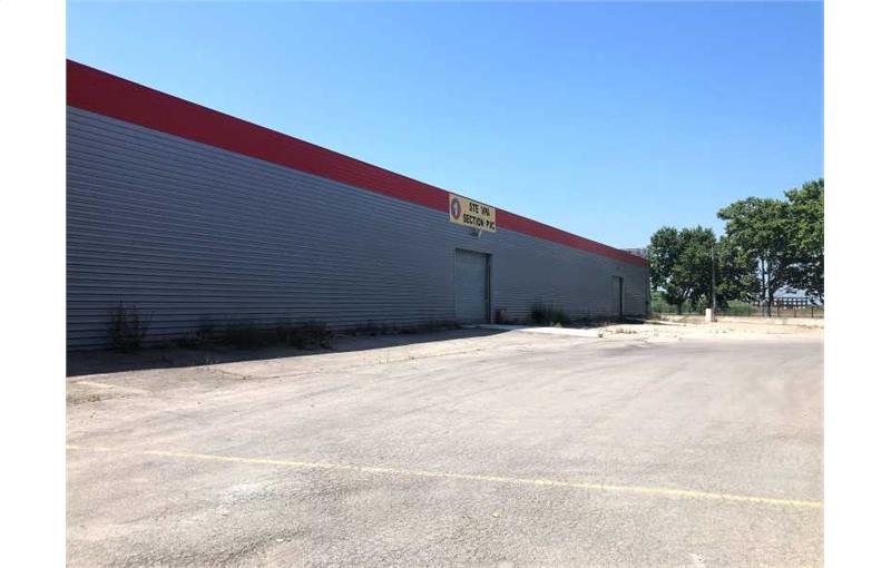 Location d'entrepôt de 3 200 m² à Gignac-la-Nerthe - 13180 photo - 1