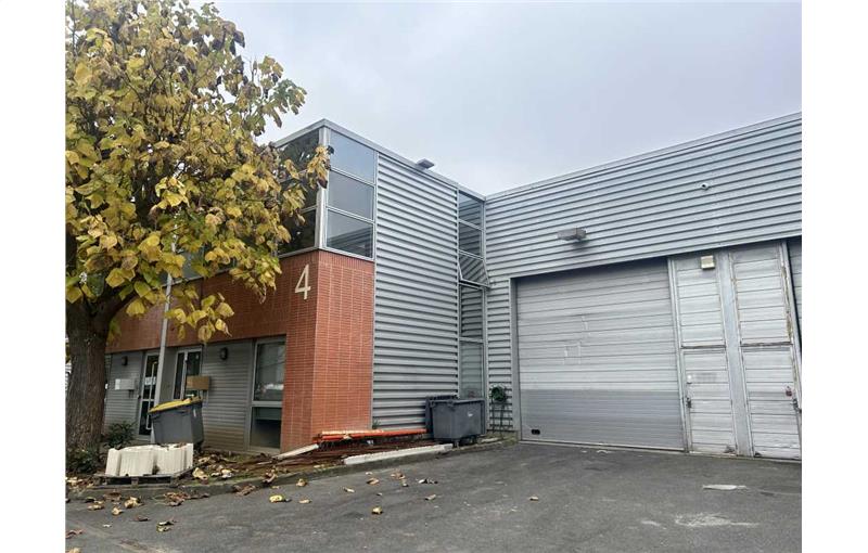 Location d'entrepôt de 326 m² à Gonesse - 95500 photo - 1