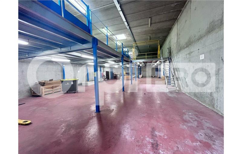 Location d'entrepôt de 571 m² à Grigny - 91350 photo - 1