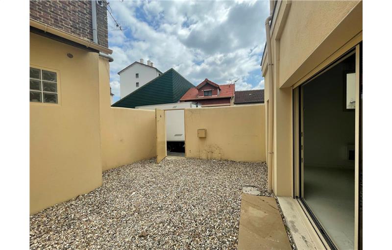 Location d'entrepôt de 89 m² à Ivry-sur-Seine - 94200 photo - 1