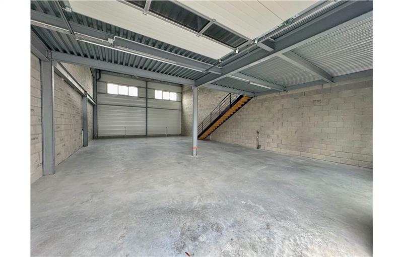 Location d'entrepôt de 233 m² à La-Chapelle-sur-Erdre - 44240 photo - 1