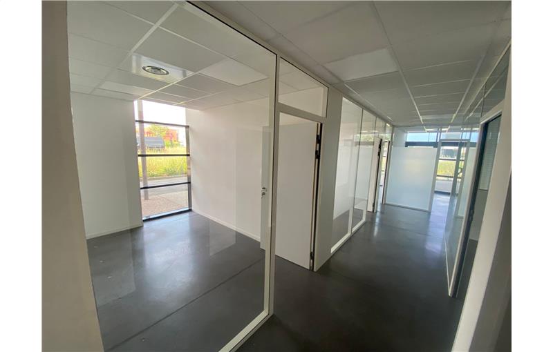 Location d'entrepôt de 295 m² à La Farlède - 83210 photo - 1