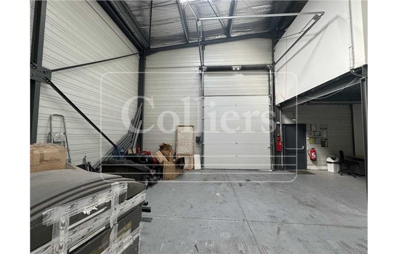 Location d'entrepôt de 390 m² à La Penne-sur-Huveaune - 13821 photo - 1