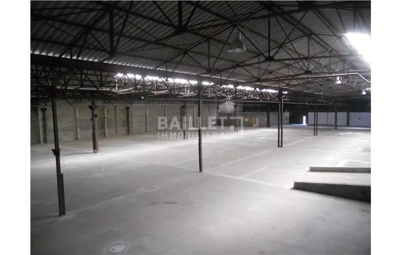 Location d'entrepôt de 3 290 m² à La Trinité - 06340 photo - 1