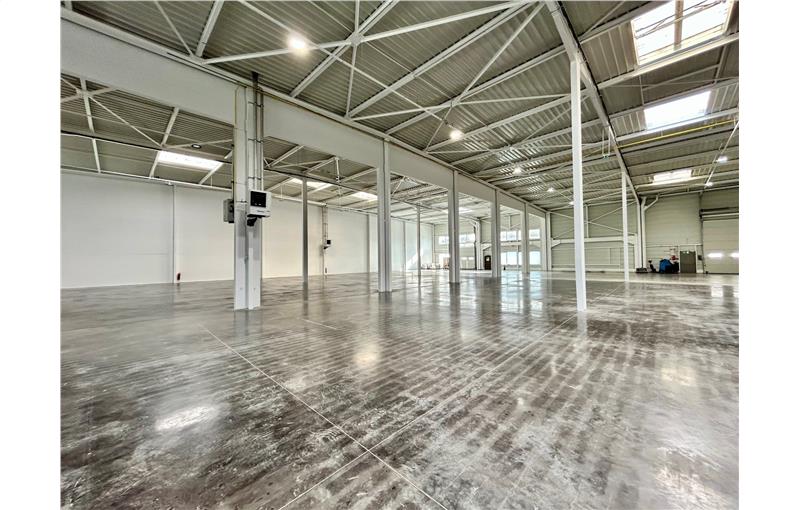 Location d'entrepôt de 2 710 m² à Le Blanc-Mesnil - 93150 photo - 1