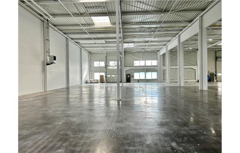 Location d'entrepôt de 902 m² à Le Blanc-Mesnil - 93150 photo - 1