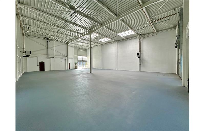 Location d'entrepôt de 700 m² à Le Blanc-Mesnil - 93150 photo - 1