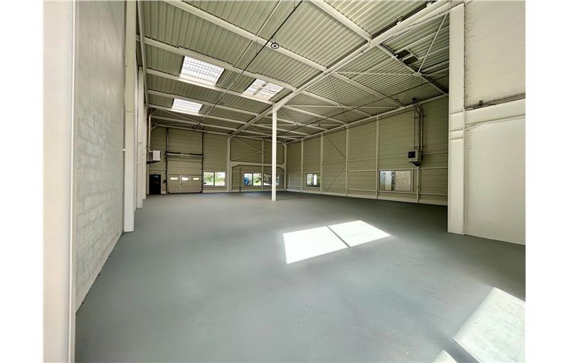 Location d'entrepôt de 873 m² à Le Blanc-Mesnil - 93150 photo - 1