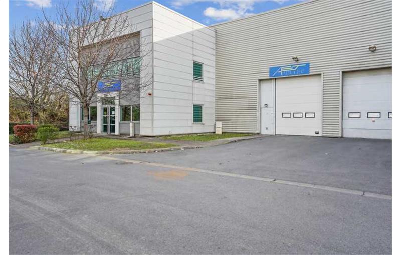 Location d'entrepôt de 930 m² à Le Bourget - 93350 photo - 1