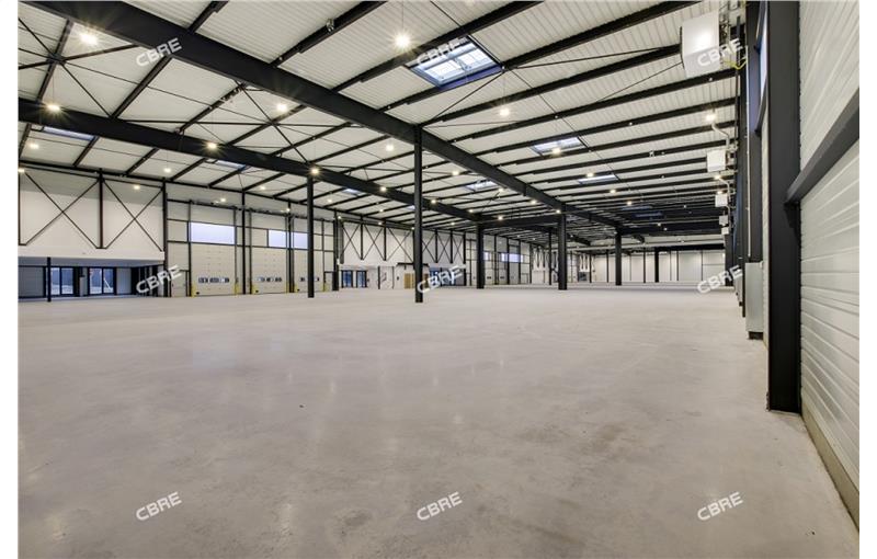 Location d'entrepôt de 5 425 m² à Le Bourget - 93350 photo - 1