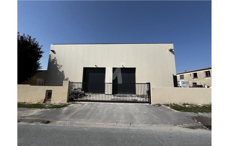 Location d'entrepôt de 735 m² à Le Plessis-Pâté - 91220 photo - 1