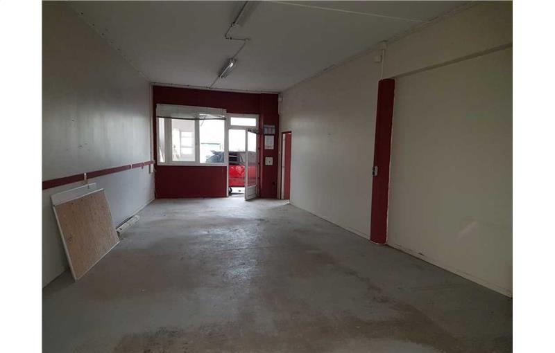 Location d'entrepôt de 110 m² à Les Essarts-le-Roi - 78690 photo - 1