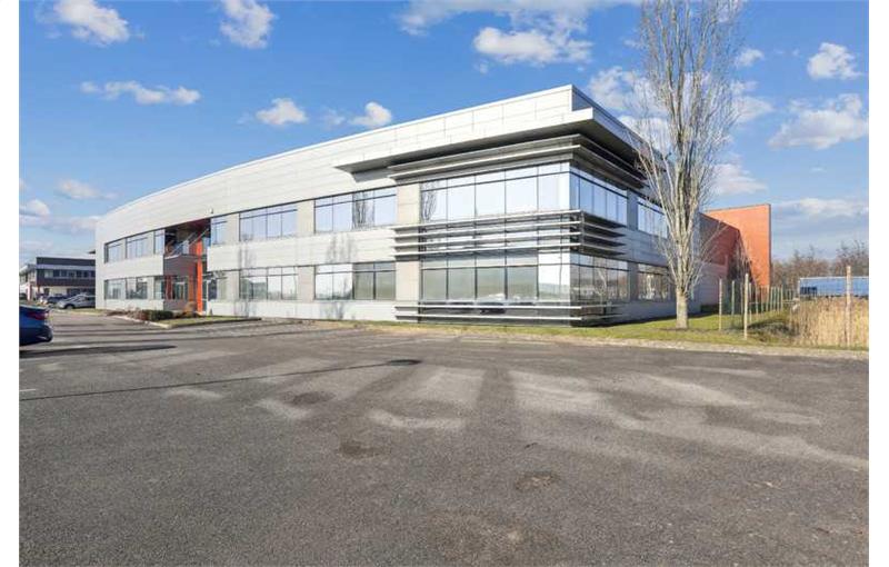 Location d'entrepôt de 3 290 m² à Lieusaint - 77127 photo - 1