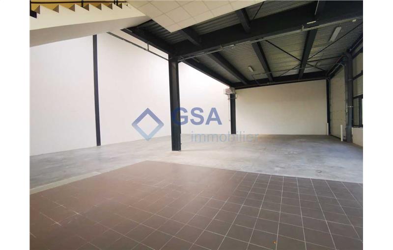 Location d'entrepôt de 363 m² à Lieusaint - 77127 photo - 1