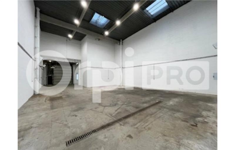 Location d'entrepôt de 238 m² à Lognes - 77185 photo - 1