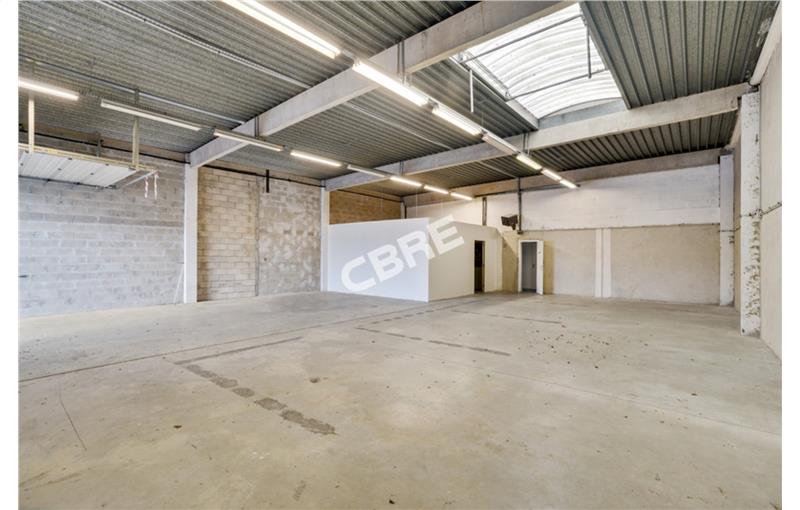 Location d'entrepôt de 385 m² à Lognes - 77185 photo - 1