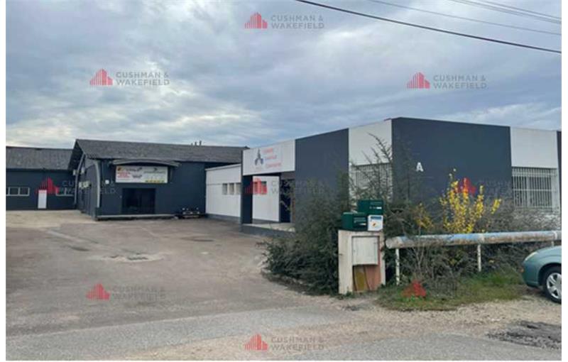 Location d'entrepôt de 560 m² à Longvic - 21600 photo - 1