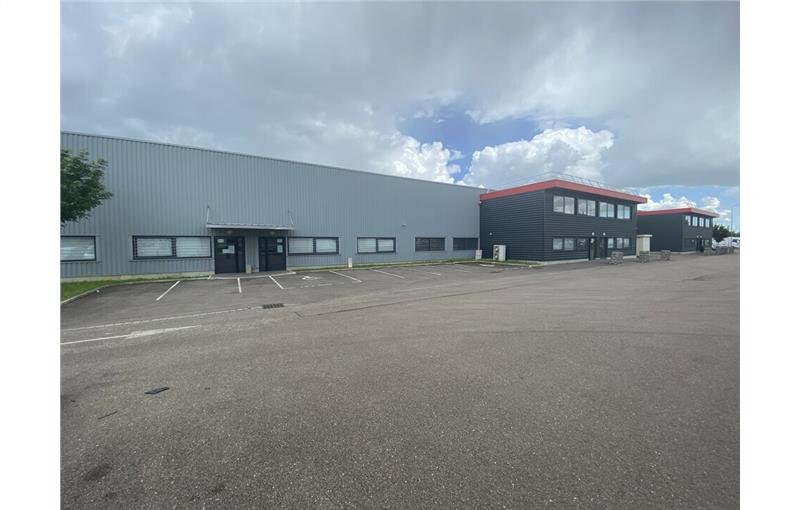 Location d'entrepôt de 3 112 m² à Longvic - 21600 photo - 1