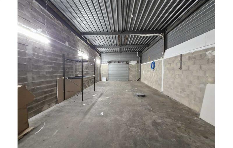 Location d'entrepôt de 800 m² à Mareuil-lès-Meaux - 77100 photo - 1