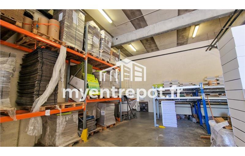 Location d'entrepôt de 246 m² à Marseille 11 - 13011 photo - 1