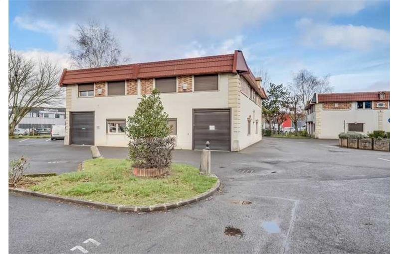 Location d'entrepôt de 228 m² à Massy - 91300 photo - 1