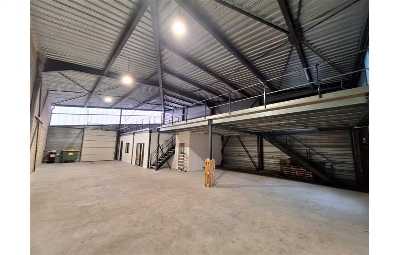 Location d'entrepôt de 350 m² à Mérignac - 33700 photo - 1