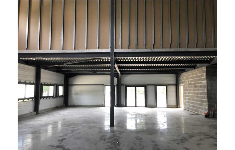 Location d'entrepôt de 696 m² à Mérignac - 33700 photo - 1