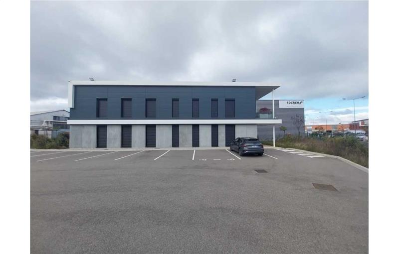 Location d'entrepôt de 3 377 m² à Meyzieu - 69330 photo - 1