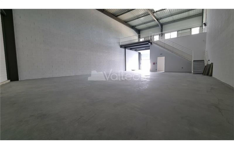 Location d'entrepôt de 316 m² à Mondouzil - 31850 photo - 1