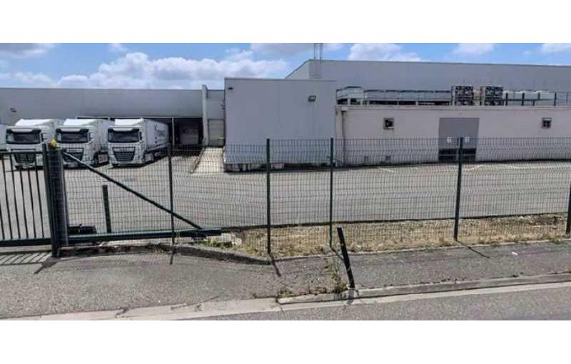 Location d'entrepôt de 8 700 m² à Montauban - 82000 photo - 1