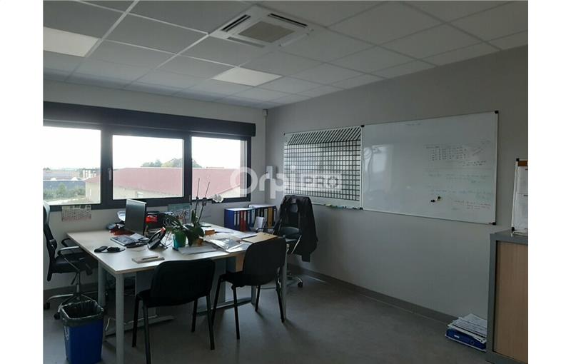 Location d'entrepôt de 156 m² à Montélier - 26120 photo - 1